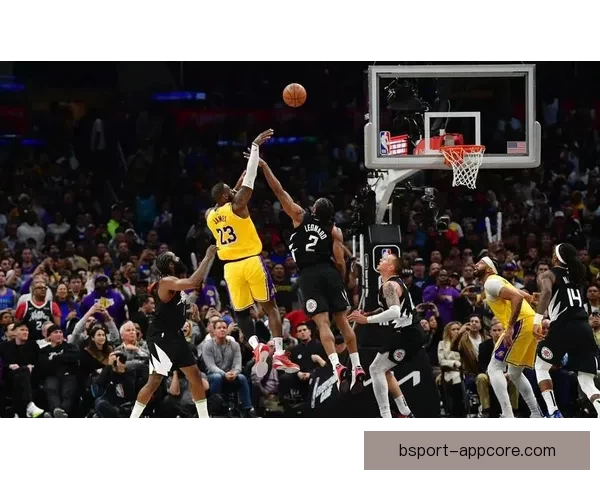 新赛季詹姆斯主动牺牲重塑湖人争冠格局或成雷霆马刺最强拦路虎